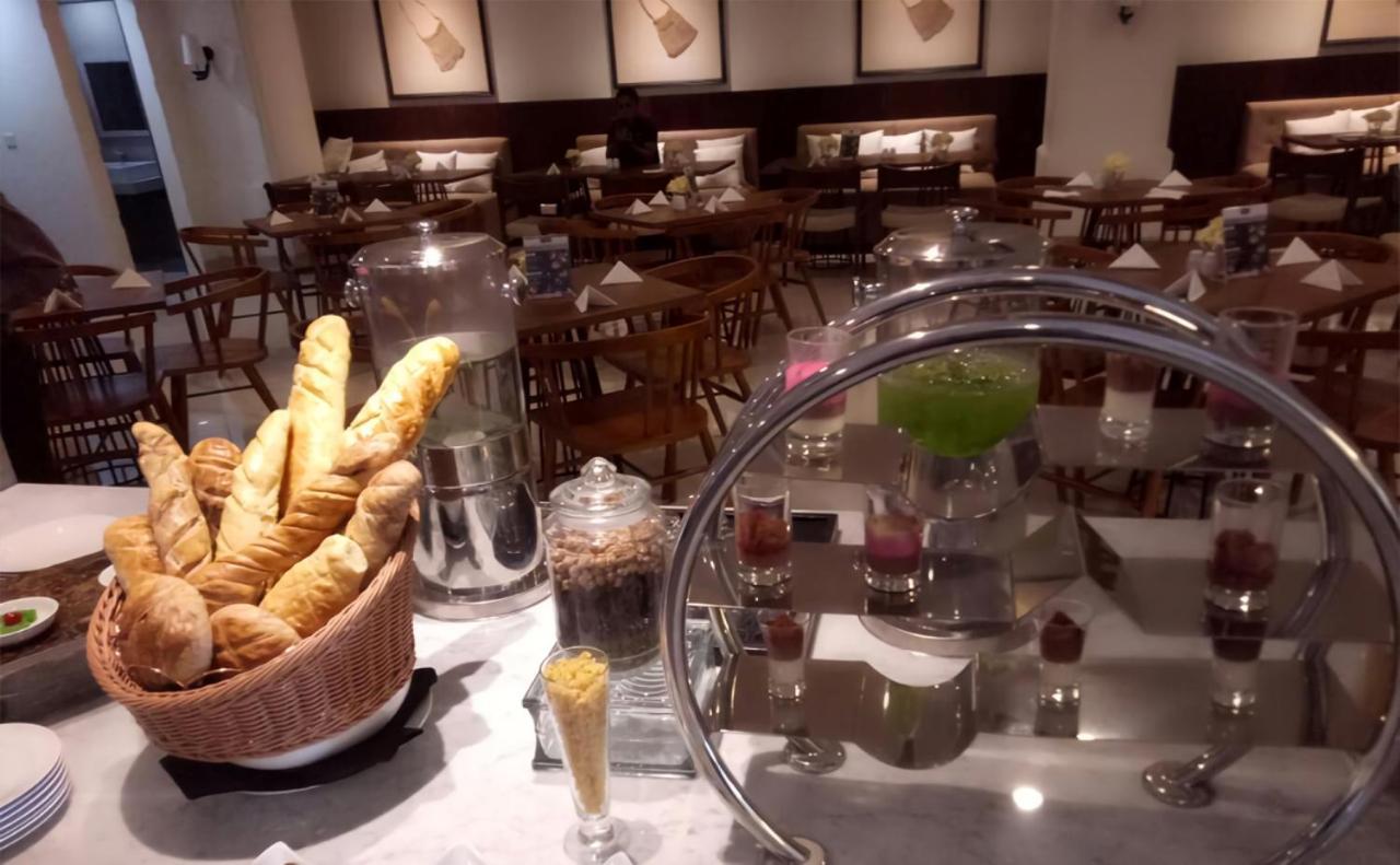 M Hotel Sorong Ngoại thất bức ảnh