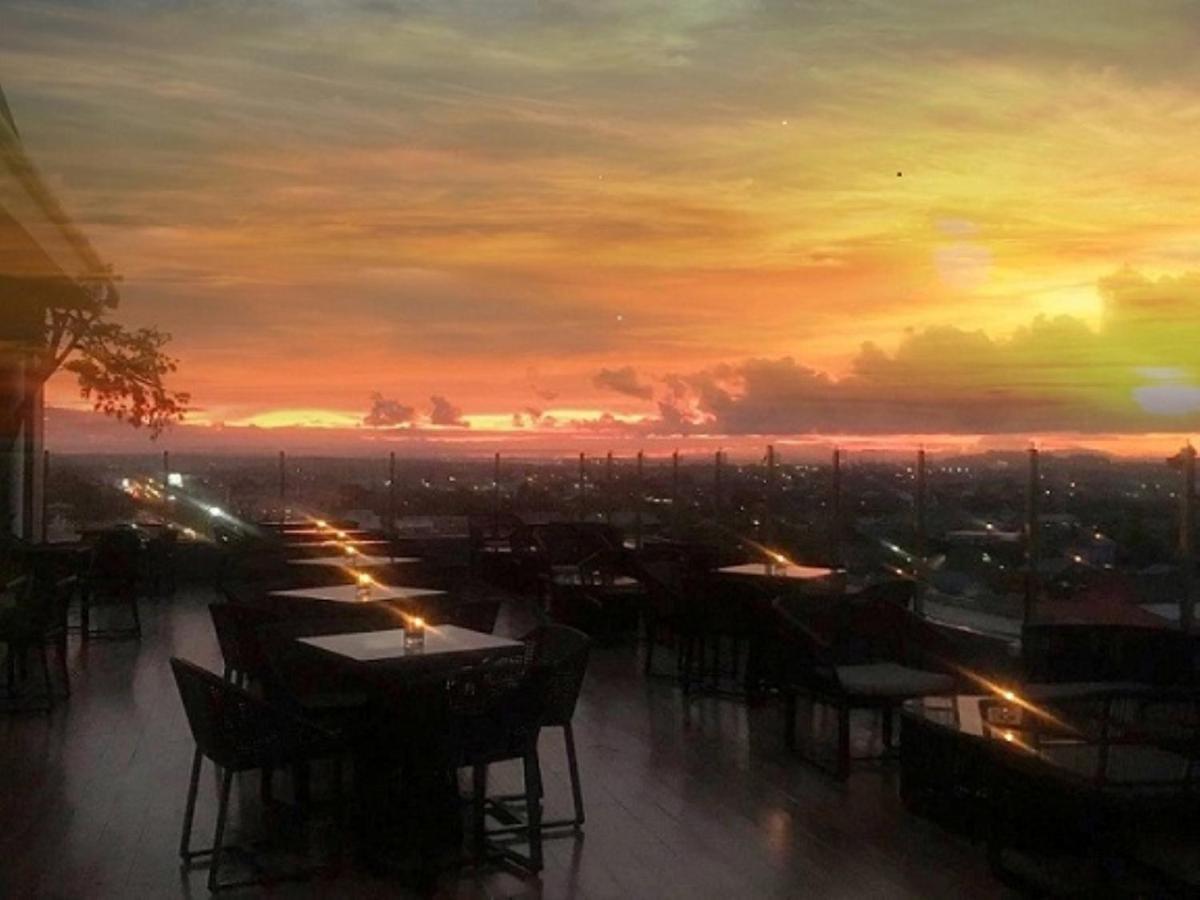 M Hotel Sorong Ngoại thất bức ảnh